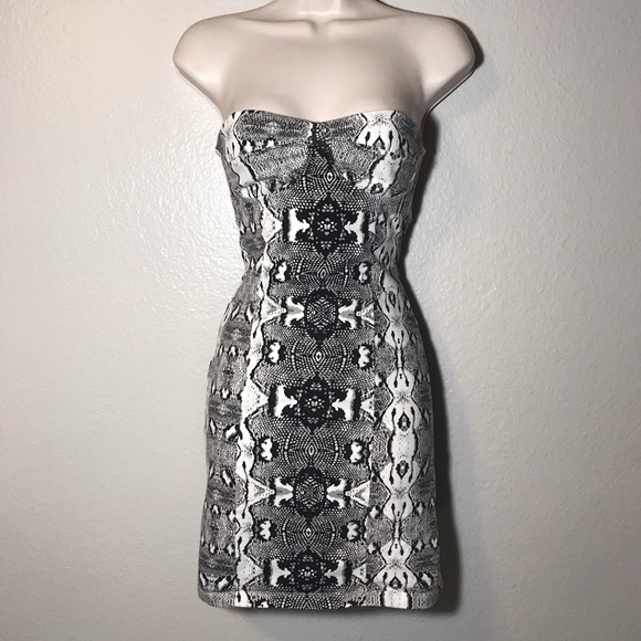 Loverbird Snakeskin open back bodycon dress - Picture 2 of 7